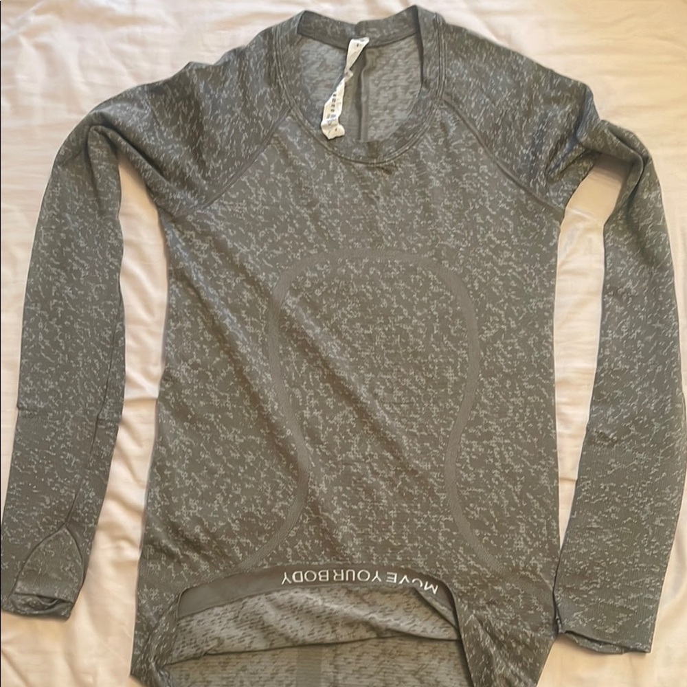 Lululemon Long Sleeve Women's Top